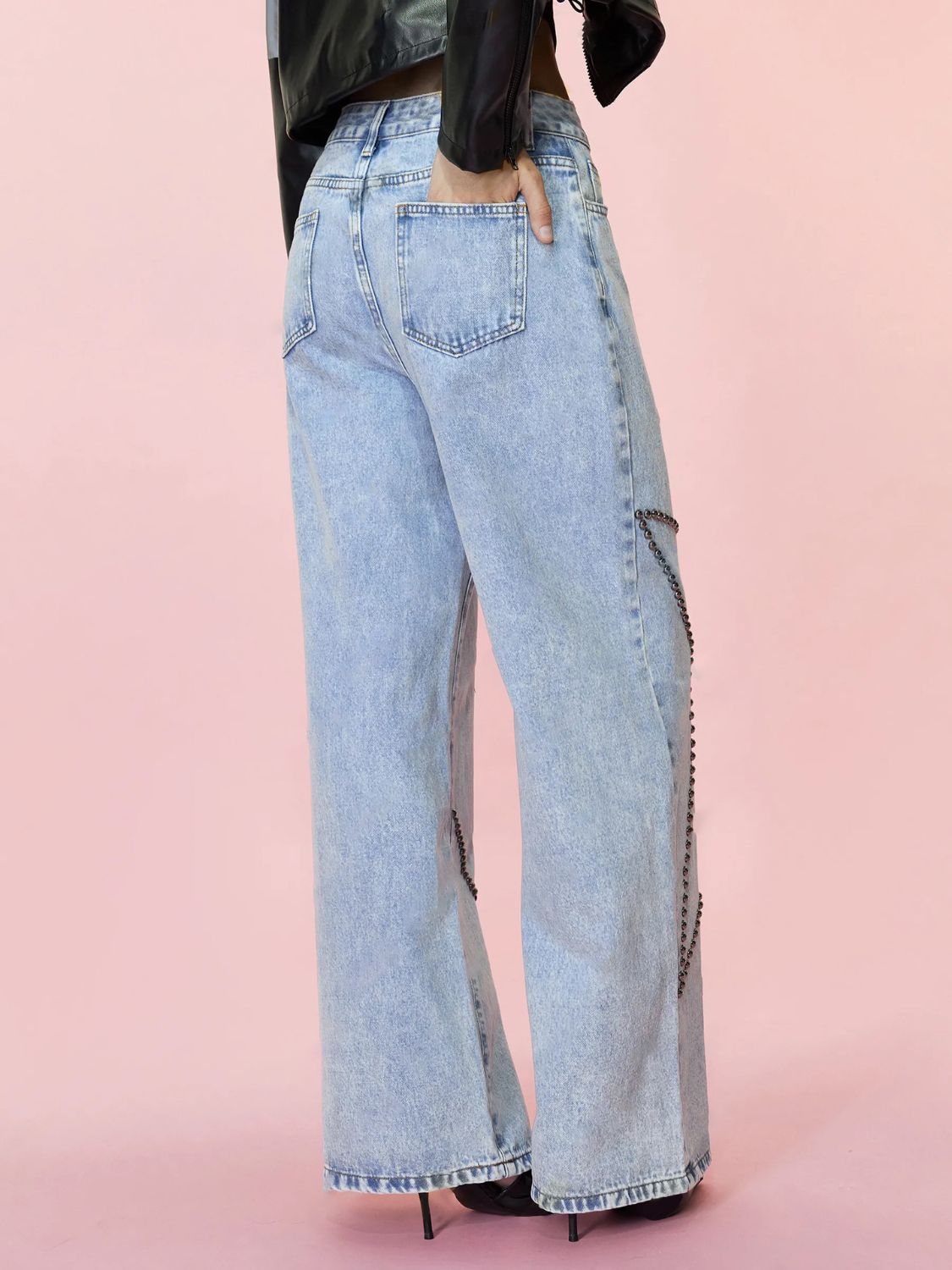 04005 Studded Star Straight Jeans with Pockets