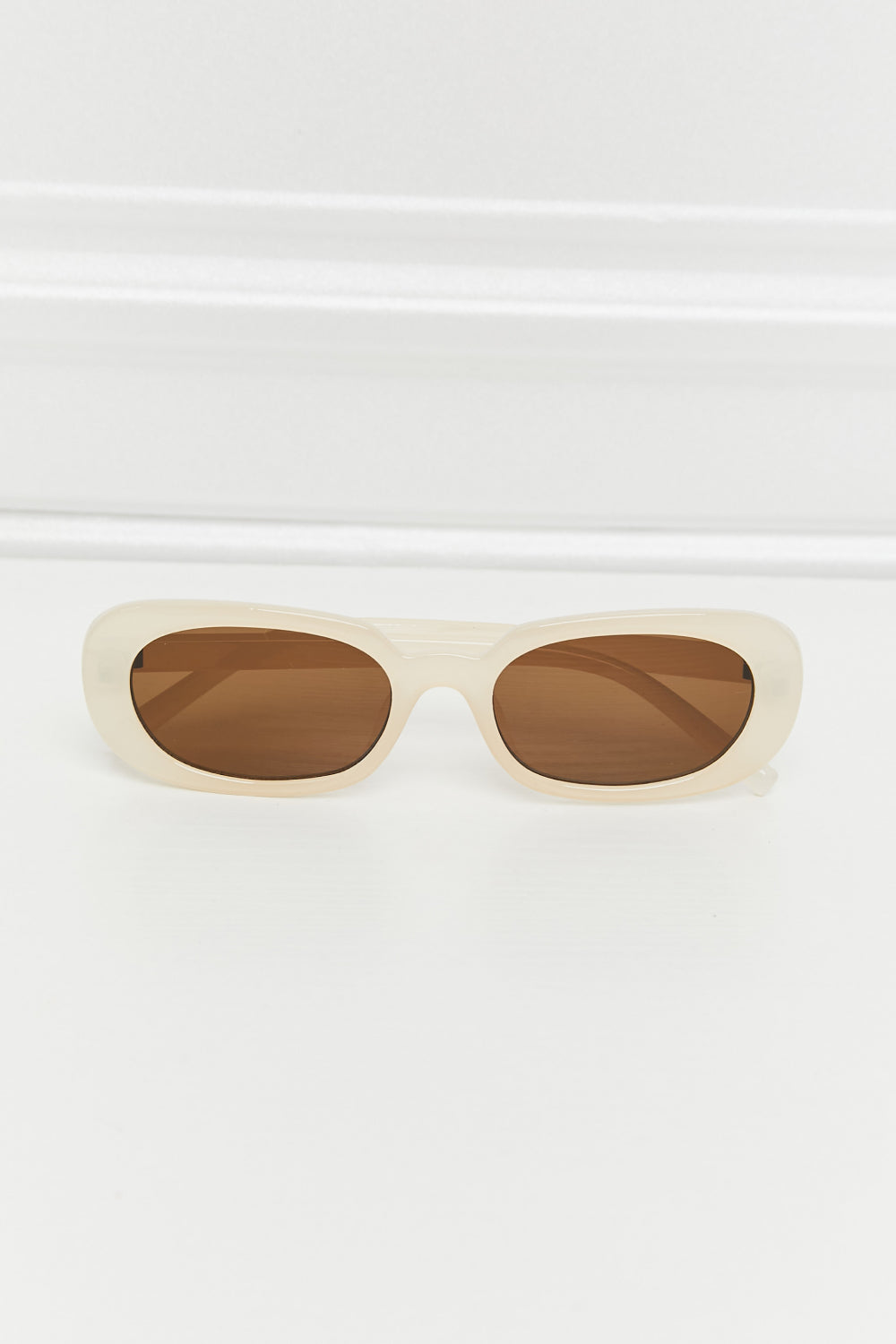 The Bella Oval Full Rim Sunglasses