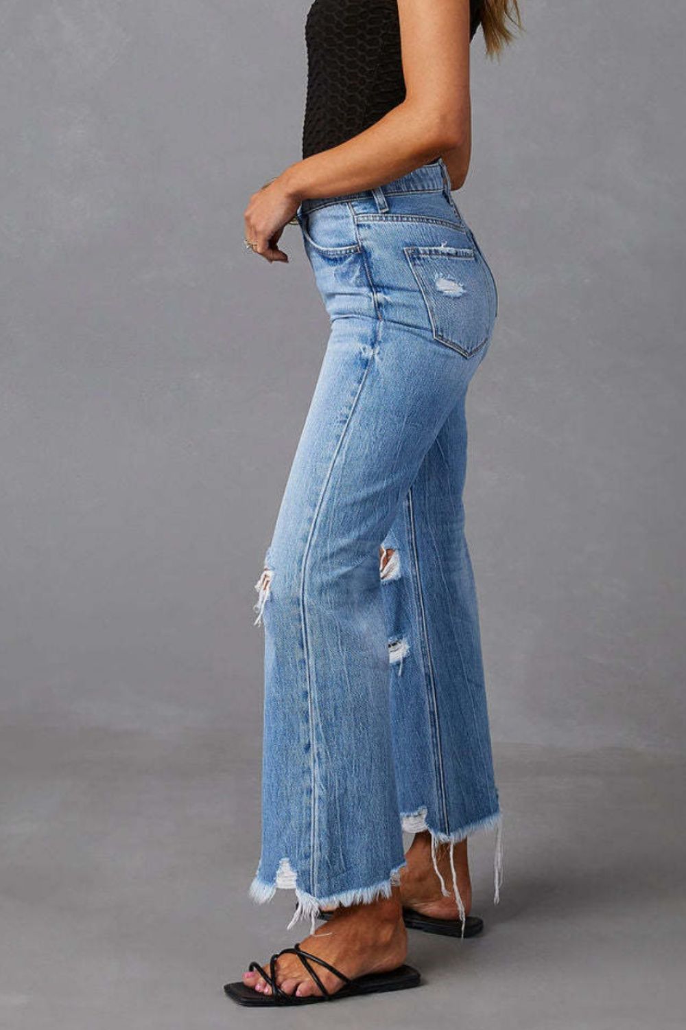 27615 Distressed Raw Hem Jeans with Pockets