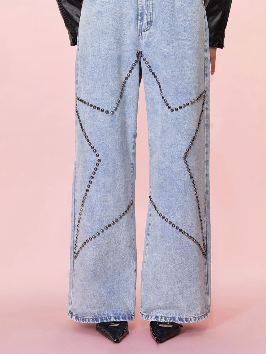 04005 Studded Star Straight Jeans with Pockets