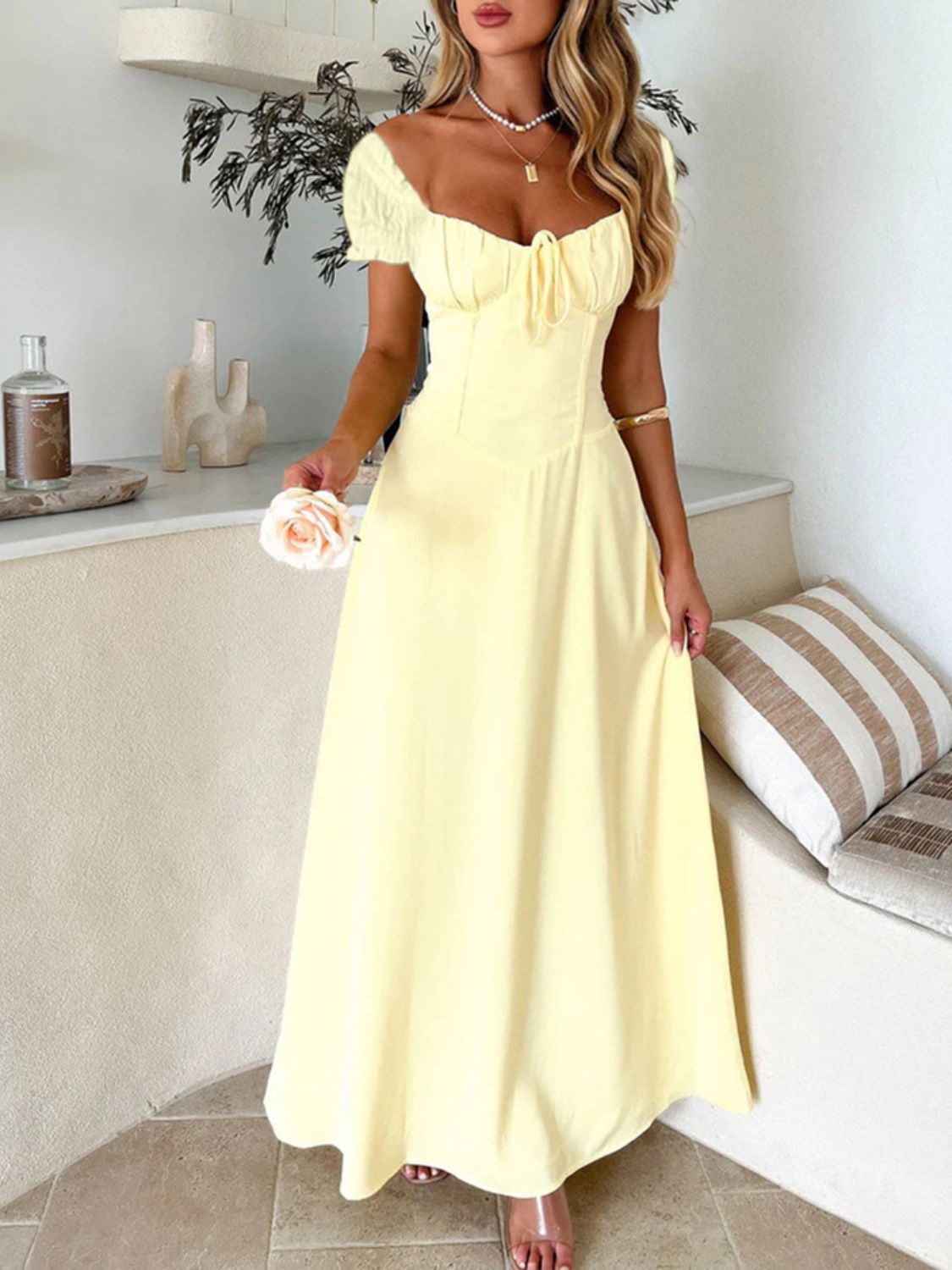 The Hunter Sweetheart Neck Short Sleeve Maxi Dress